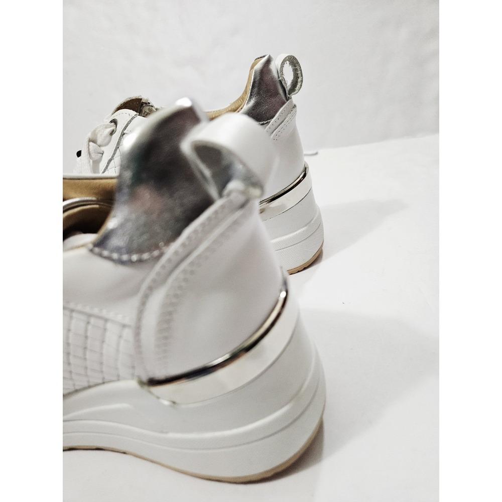 Carmela Women's Casual Wedge Leather Sneakers, Size Euro 40 White - Picture 14 of 16